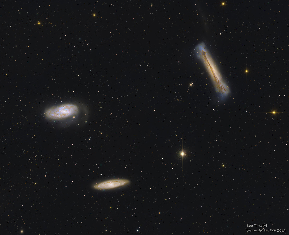 Leo Triplet Galaxy Group imaged with FLT 132 - Deep Sky Astrophotography