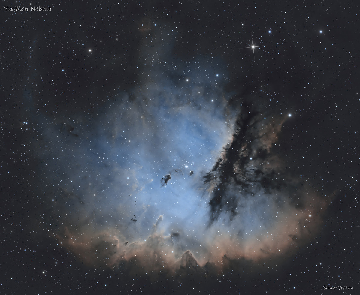 Pacman Nebula (NGC 281) in Hubble Palette - Deep Sky Astrophotography